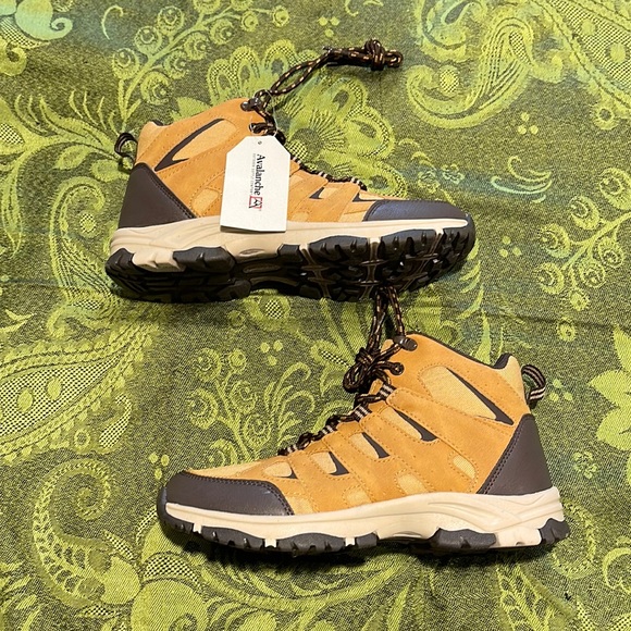 Avalanche Other - New Avalanche Hiking Boots
